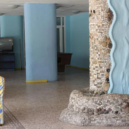 Diana Hotel Отель
