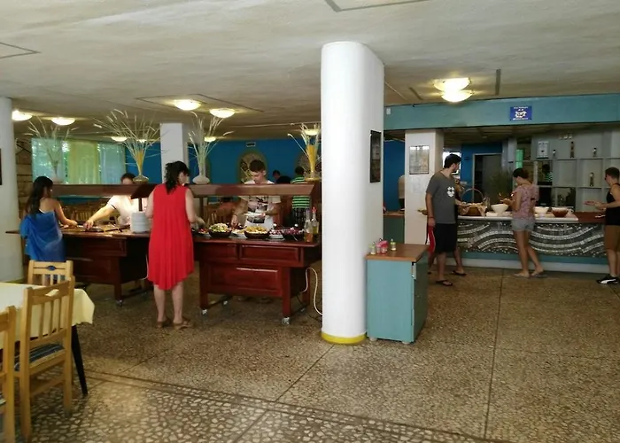 Diana Hotel מלון